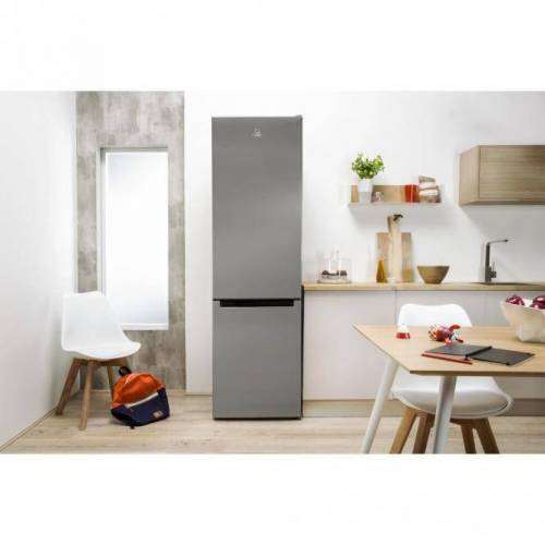INDESIT 176 cm aukščio šaldytuvas su šaldikliu Indesit LR7 S1 X 315,00 EUR INDESIT 176 cm aukščio šaldytuvas su šaldikliu Indesit LR7 S1 X 315,00 EUR