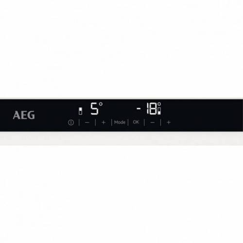 AEG Įmontuojamas šaldytuvas AEG su šaldikliu TwinTech® No Frost SCE818E8TS 859,00 EUR