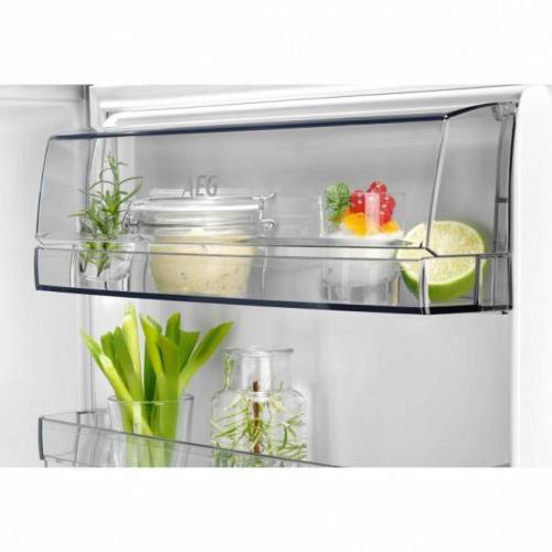 AEG Įmontuojamas šaldytuvas AEG su šaldikliu TwinTech® No Frost SCE818E8TS 859,00 EUR