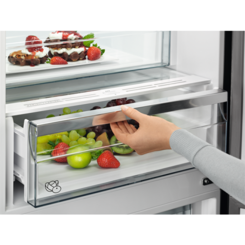 AEG 201cm aukščio juodos spalvos šaldytuvas No Frost AEG ORC8M361EL 839,00 EUR