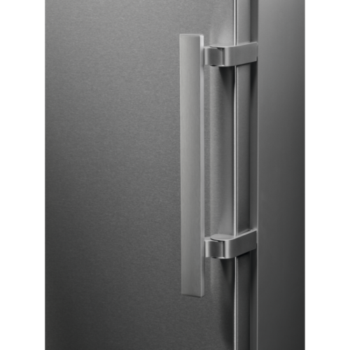 ELECTROLUX 186 cm aukščio ner. plieno No Frost šaldiklis Electrolux LUS7ME28X 749,00 EUR