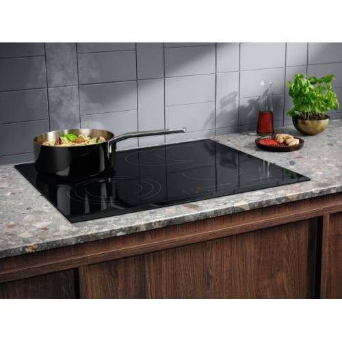 ELECTROLUX Elektrinė keraminė kaitlentė Electrolux EHF6547FXK 259,00 EUR