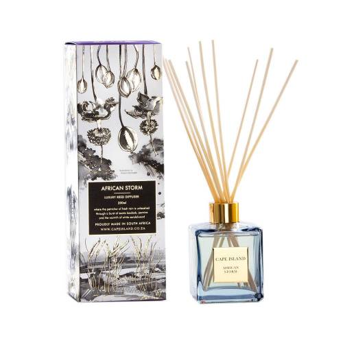 CAPE ISLAND CAPE ISLAND namų kvapas su lazdelėmis AFRICAN STORM 200ml 44,00 EUR CAPE ISLAND CAPE ISLAND namų kvapas su lazdelėmis AFRICAN STORM 200ml 44,00 EUR