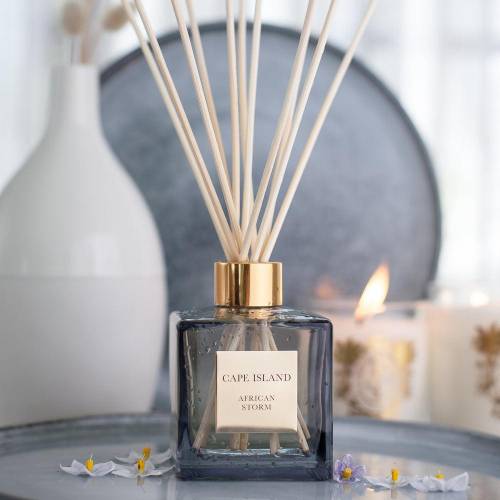 CAPE ISLAND CAPE ISLAND namų kvapas su lazdelėmis AFRICAN STORM 200ml 44,00 EUR CAPE ISLAND CAPE ISLAND namų kvapas su lazdelėmis AFRICAN STORM 200ml 44,00 EUR