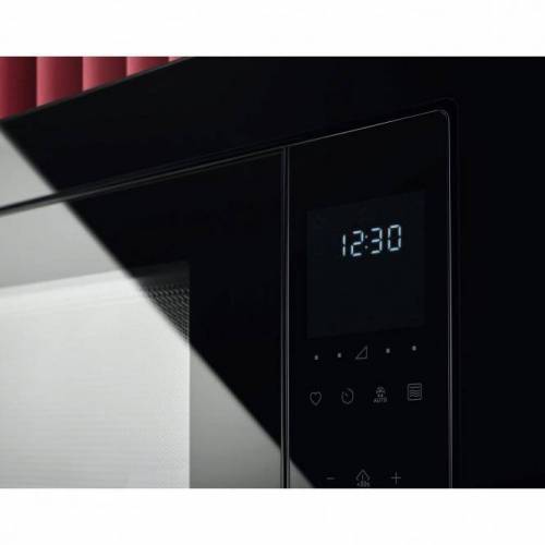 AEG Juodos spalvos 38cm aukščio įmontuojama mikrobangų krosnelė AEG OS5GM251EB 399,00 EUR