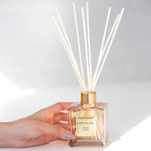CAPE ISLAND CAPE ISLAND namų kvapas su lazdelėmis WILD COAST 200ml 44,00 EUR CAPE ISLAND CAPE ISLAND namų kvapas su lazdelėmis WILD COAST 200ml 44,00 EUR