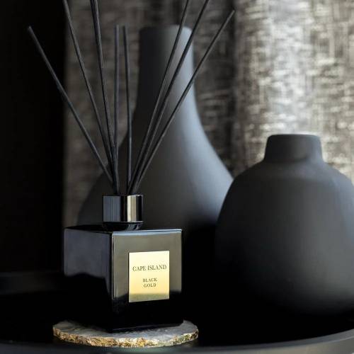 CAPE ISLAND CAPE ISLAND namų kvapas su lazdelėmis BLACK GOLD 200ml 44,00 EUR