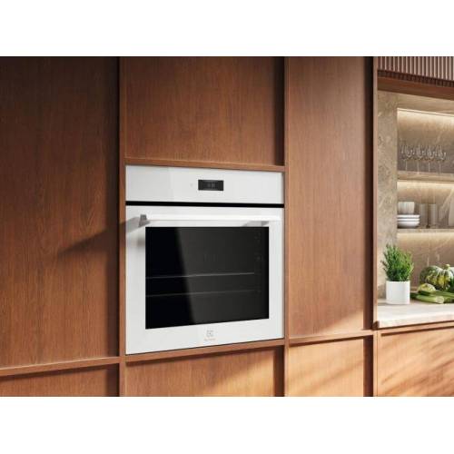 ELECTROLUX Įm. baltos spalvos daugiafunkcinė orkaitė su maisto termometru Electrolux LOE8H39V 549,00 €