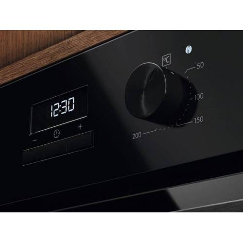 ELECTROLUX Juodos spalvos orkaitė Electrolux LOH3H00BK 249,00 €