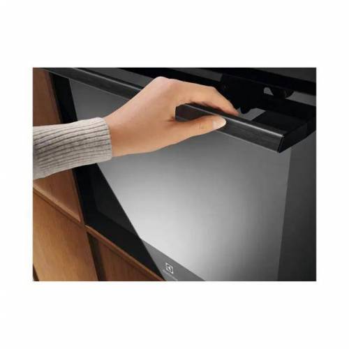 ELECTROLUX Juodos spalvos el.orkaitė su daliniu garu ir maisto termometru Electrolux COD8H39Z 509,00 €