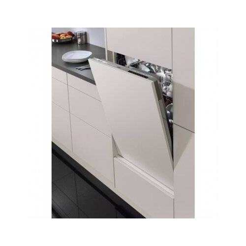 AEG Įmontuojama 60 cm. pločio indaplovė AEG FSB53907Z + DOVANA priemonės 489,00 €