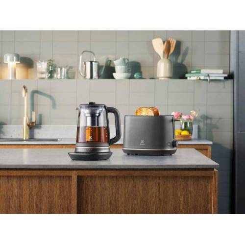 ELECTROLUX Elektrinis virdulys su temperatūros reguliavimu ir nuovirų filtru Electrolux E7GK1-8BP 1.7l juodas / stiklas 89,00 €