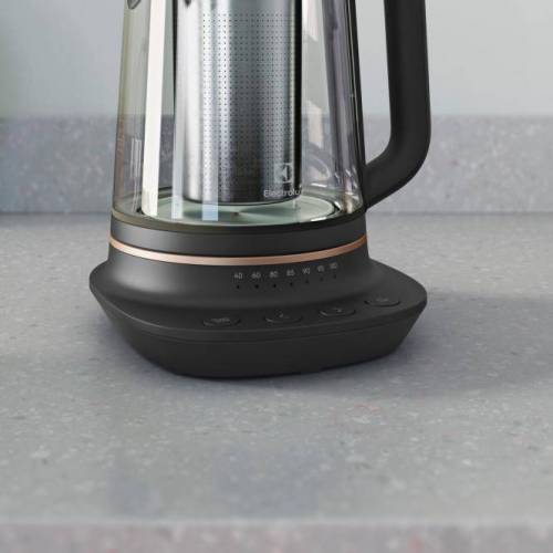 ELECTROLUX Elektrinis virdulys su temperatūros reguliavimu ir nuovirų filtru Electrolux E7GK1-8BP 1.7l juodas / stiklas 89,00 €