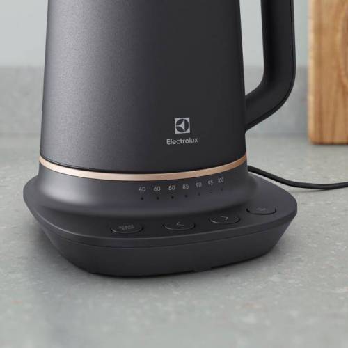 ELECTROLUX Elektrinis virdulys su temperatūros reguliavimu Electrolux E7K1-6BP 1.7l juodas 64,00 €