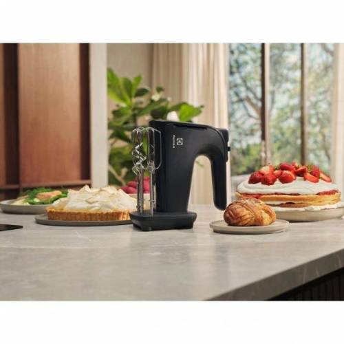 ELECTROLUX Rankinis plaktuvas su stovu Electrolux EHM4B juodas 35,00 €