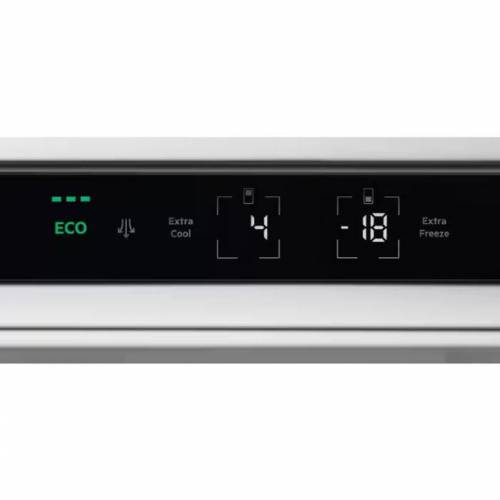 ELECTROLUX 178 cm. įmontuojamas šaldytuvas su šaldikliu Electrolux E8MNCD18S 819,00 €