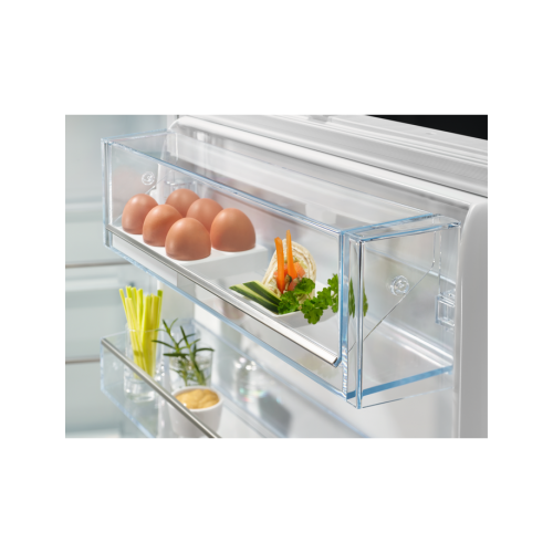 ELECTROLUX 178 cm. įmontuojamas šaldytuvas su šaldikliu Electrolux ENZ9MC18S 1,049.00