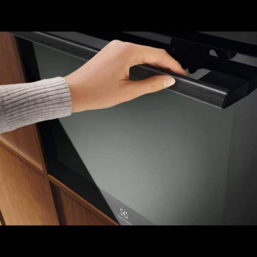 ELECTROLUX Juodos spalvos elektrinė orkaitė Electrolux EOF7H36H 419,00 €