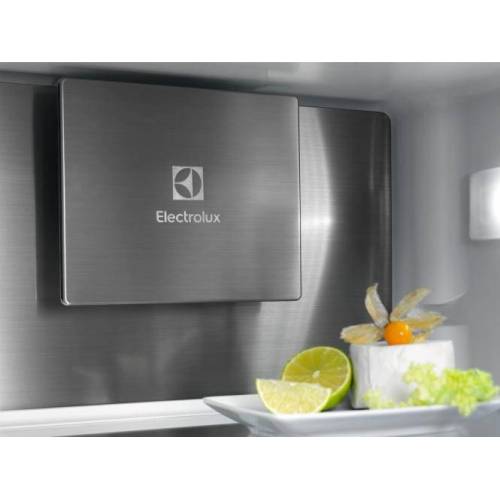 ELECTROLUX 177 cm įmontuojamas šaldytuvas su šaldikliu Electrolux E8MNCC18S 949,00 €