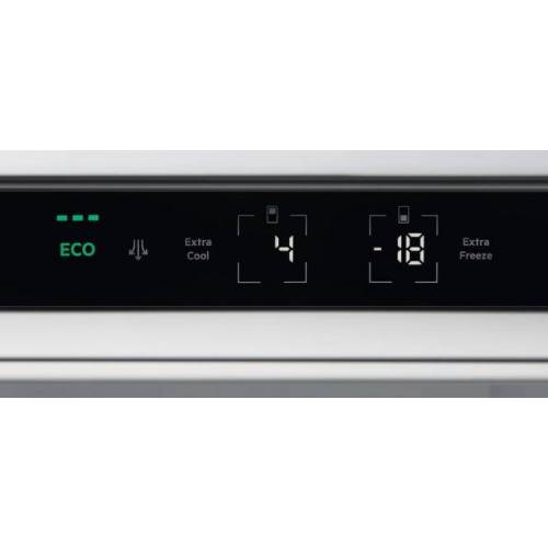 ELECTROLUX 177 cm įmontuojamas šaldytuvas su šaldikliu Electrolux E8MNCC18S 949,00 €