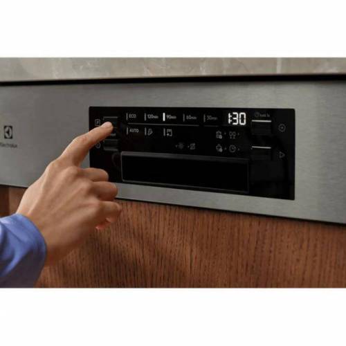 ELECTROLUX 60 cm. pločio įmontuojama indaplovėsu matomu valdymo skydeliu Electrolux E62ID220SX 480,00 €