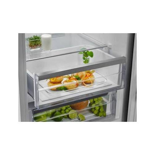 ELECTROLUX 201 cm aukščio juodos spalvos šaldytuvas su šaldikliu Electrolux LNT6HC37K0 660,00 €