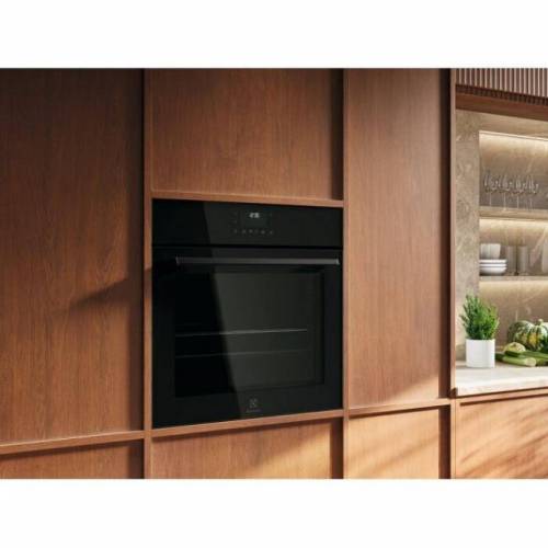 ELECTROLUX Juodos spalvos elektrinė daugiafunkcinė orkaitė Electrolux LOD7C36Z 410,00 €