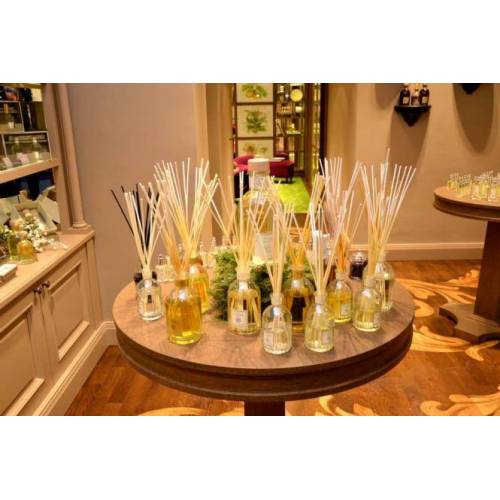Dr. Vranjes Firenze Namų kvapas 500 ml Giardino Delle Rose su lazdelėmis iš Dr. Vranjes Firenze kolekcijos €106.00 Dr. Vranjes Firenze Namų kvapas 500 ml Giardino Delle Rose su lazdelėmis iš Dr. Vranjes Firenze kolekcijos €106.00