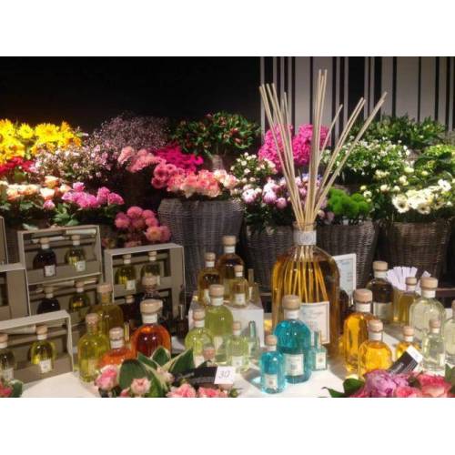 Dr. Vranjes Firenze Namų kvapas 500 ml Giardino Delle Rose su lazdelėmis iš Dr. Vranjes Firenze kolekcijos €106.00 Dr. Vranjes Firenze Namų kvapas 500 ml Giardino Delle Rose su lazdelėmis iš Dr. Vranjes Firenze kolekcijos €106.00